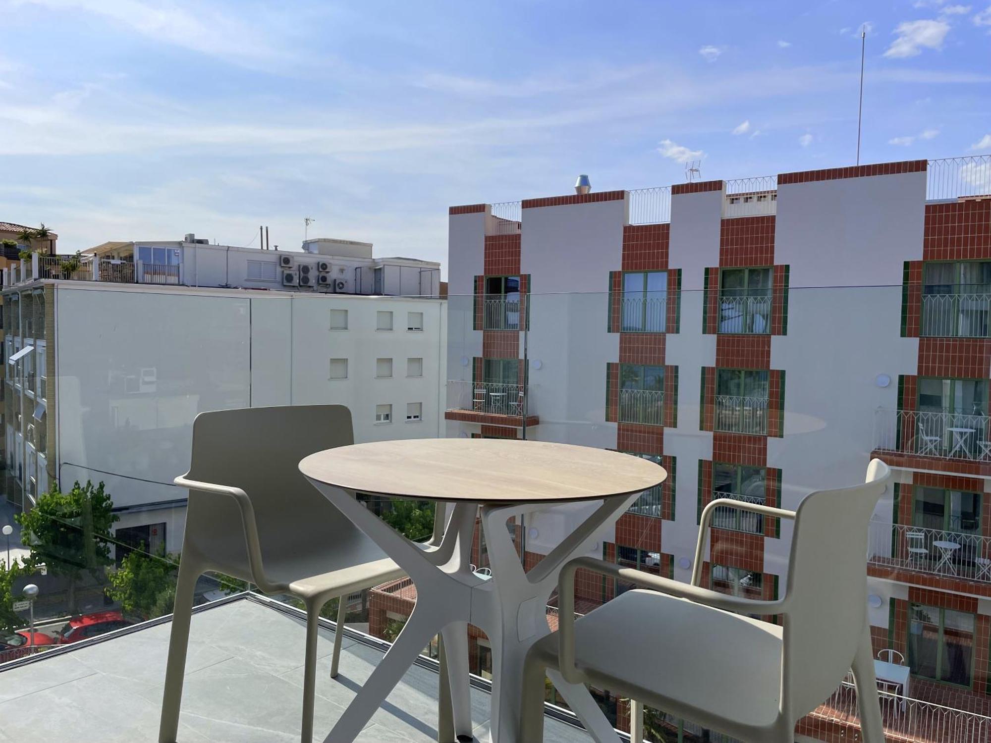 Rentalmar Suites Salou Families Only Room photo